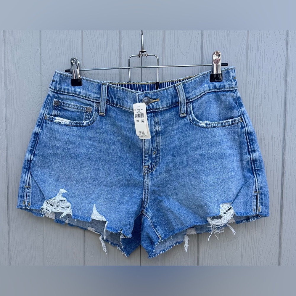 Aerie High-Waisted Distressed Denim Shorts – Light Wash (NWT) – Size S/P